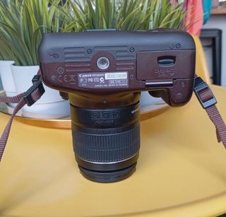 Canon EOS 1100D Cámara Marrón