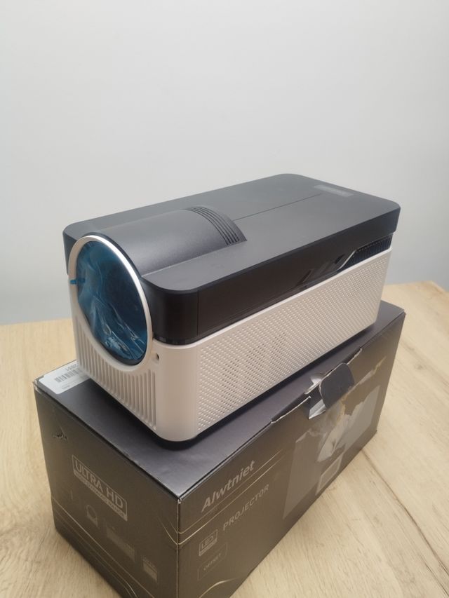 Proyector Alwtniet Negro y Blanco