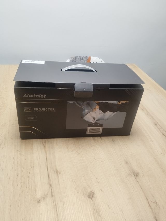 Proyector Alwtniet Negro y Blanco