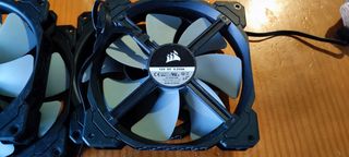 Ventilador Corsair 14 cm