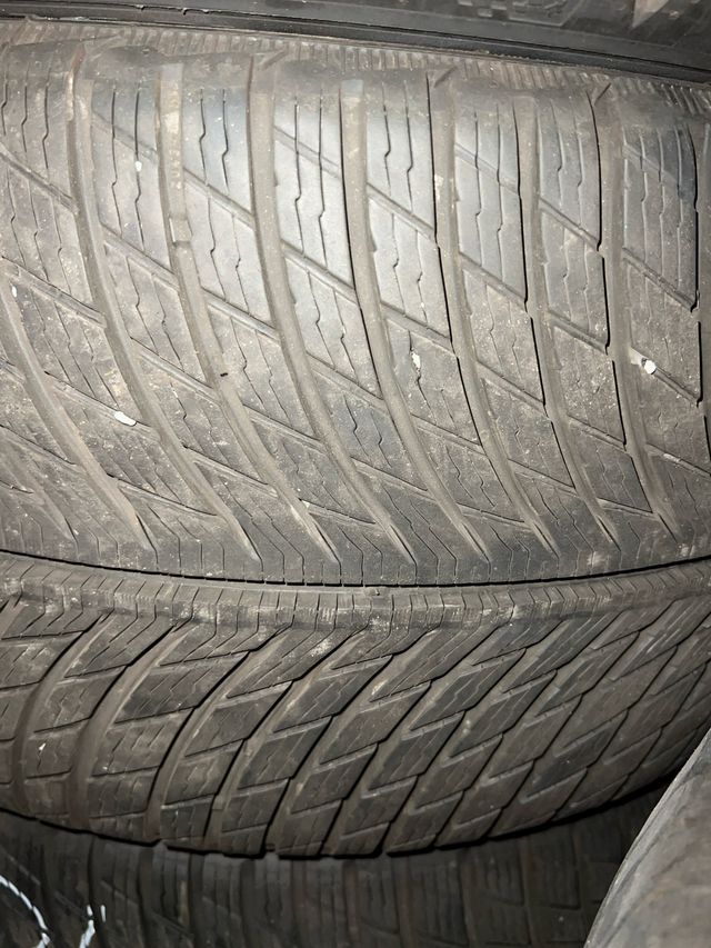 2 Cubiertas Michelin Alpin 275/35-19 100V DOT 2425