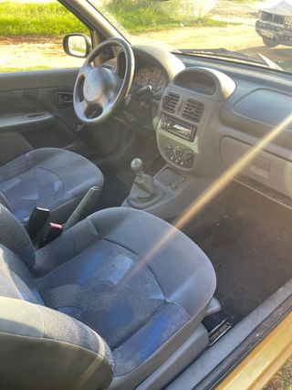 Renault Clio 2001
