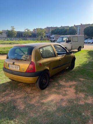 Renault Clio 2001