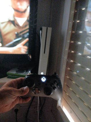 Xbox One S in bianco