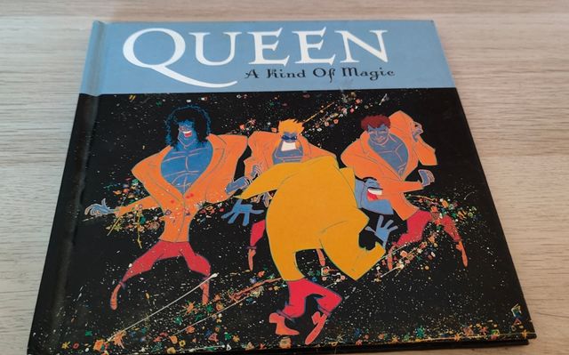 Libro CD Queen A Kind of Magic