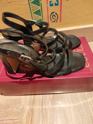 Sandalias de tacón negras tiras talla 38