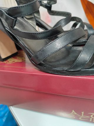 Sandalias de tacón negras tiras talla 38
