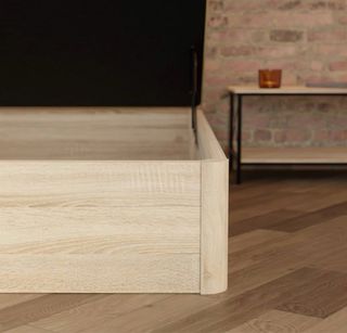 Canapé de madera gran capacidad.