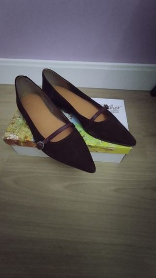 Zapatos de terciopelo marrones