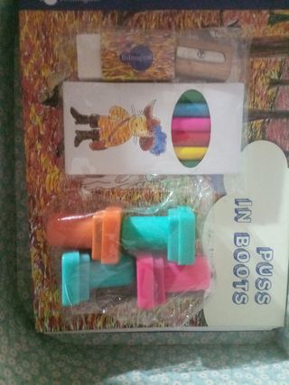 Libro en inglés y para colorear  Puss in boots