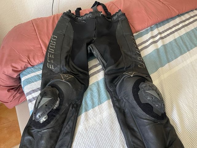 Traje de moto Dainese cuero