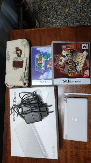 Nintendo DS Lite + 2 Giochi