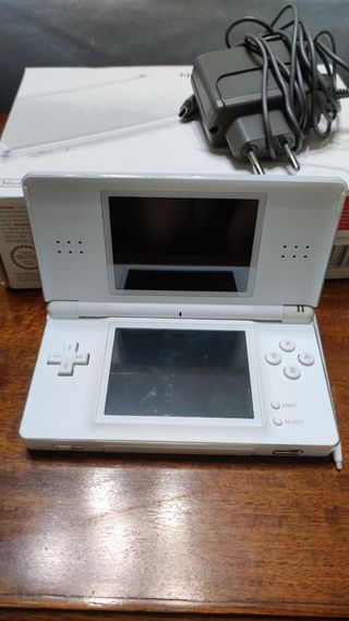 Nintendo DS Lite + 2 Giochi