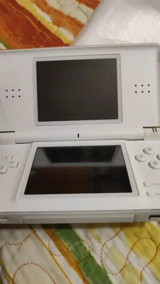 Nintendo DS Lite + 2 Giochi