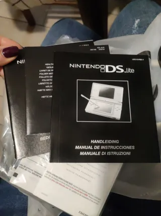 Nintendo DS Lite + 2 Giochi