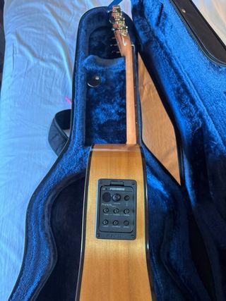 Guitarra Martínez ES-0808S CE con previo Fishman