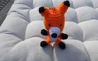 Muñeco zorro de crochet hecho a mano
