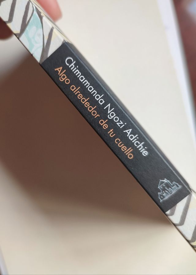 Algo alrededor de tu cuello (edición limitada)