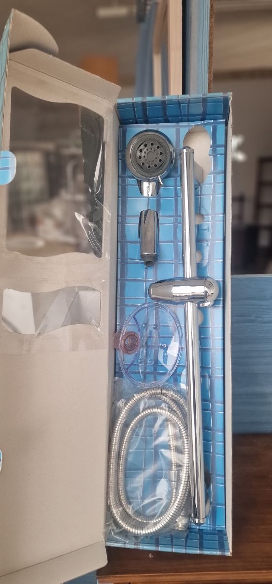 Kit de ducha plateado y azul