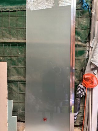 Mampara de ducha frontal con puerta abatible