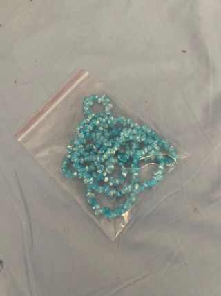 Collar azul y blanco