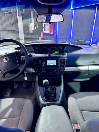 SSANGYONG Rodius 270Xdi