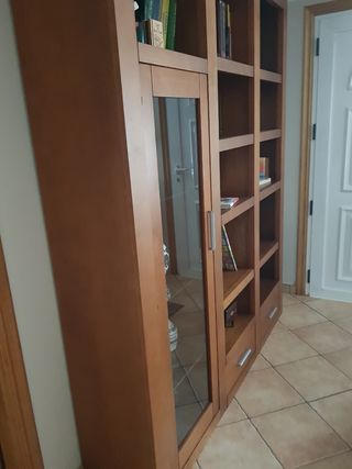 Librería de madera maciza