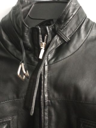 Cazadora larga de piel negra