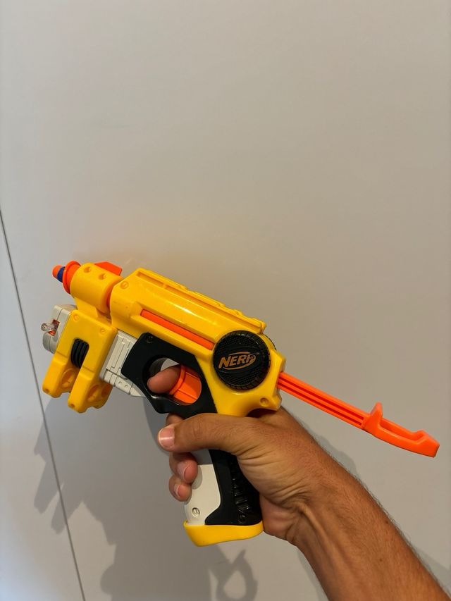 Pistola Nerf + 61 proiettili