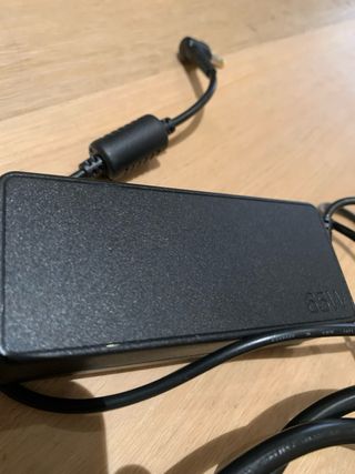 Cargador Portátil Negro 65W carga rápida 