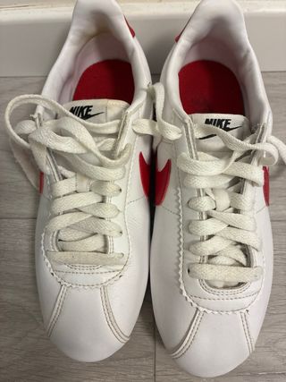 Zapatillas Nike Cortez Blancas y Rojas