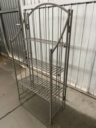 Estantería metálica gris