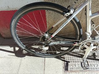 Bicicleta de carretera Cube
