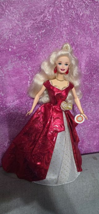 Barbie con vestito rosso