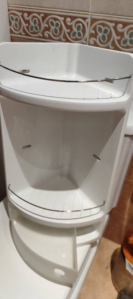 Estantería esquinera baño