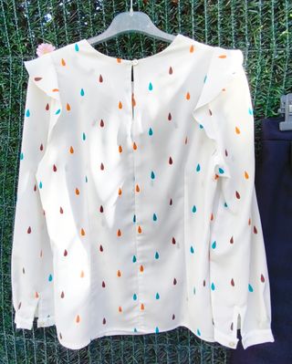 Conjunto falda y blusa estampado gotas