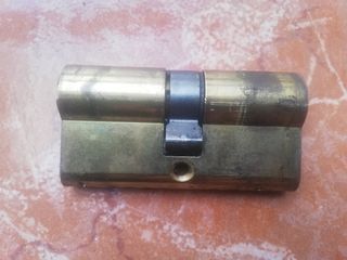 Bombin cerradura seguridad