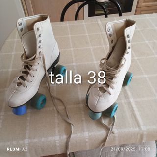 Patines de 4 ruedas blancos