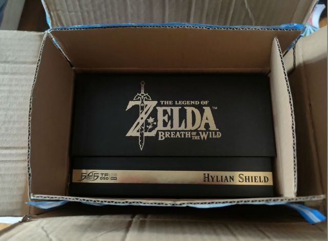 Hylian Shield F4F (Exclusive Edition) - Zelda