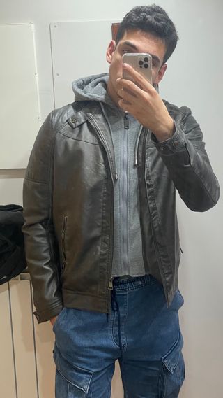 Chaqueta de cuero marrón talla M
marca ?