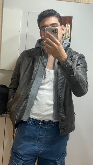 Chaqueta de cuero marrón talla M
marca ?