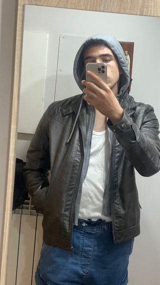 Chaqueta de cuero marrón talla M
marca ?