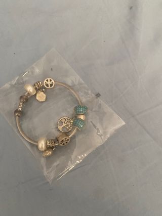 Pulsera con dijes árbol de la vida y paz