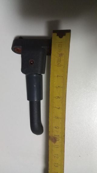 Cavalletto per monopattino elettrico