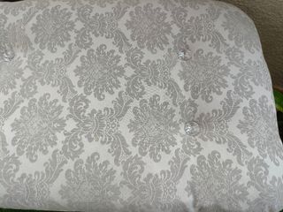 Banqueta o reposapiés tapizado