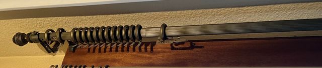 Riel para cortina metálico dorado manual 250 cm