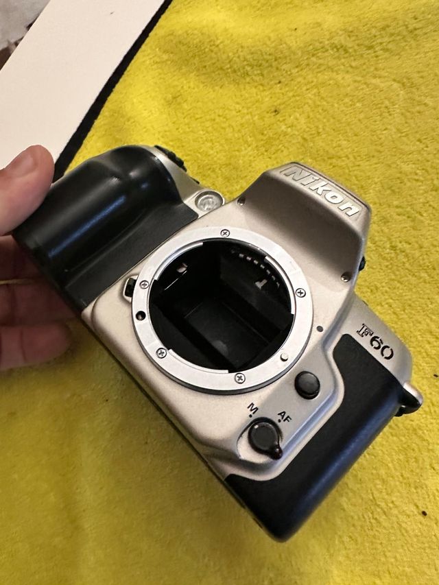 Nikon F60