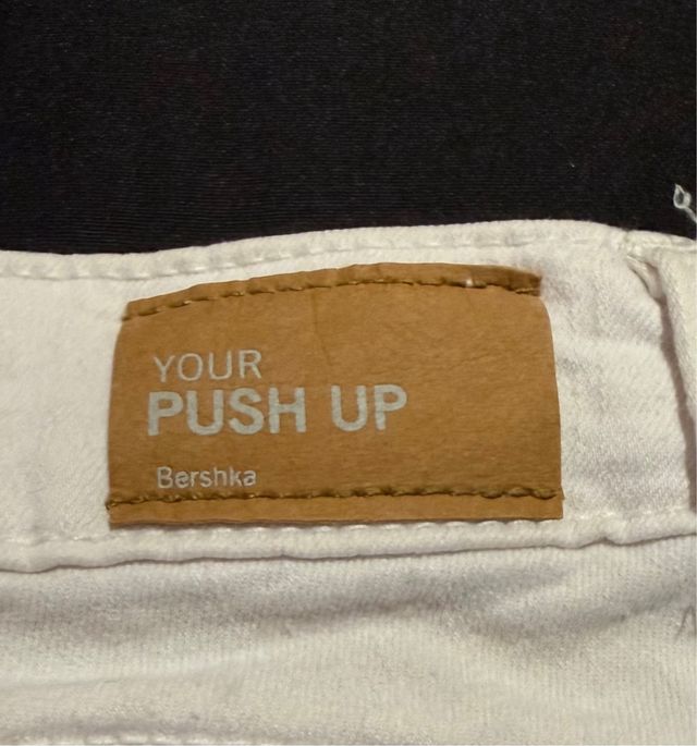 Pantalón pitillo blanco