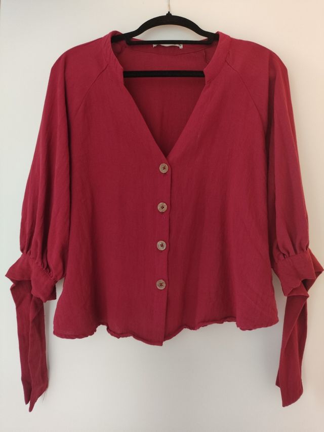 Blusa roja manga media