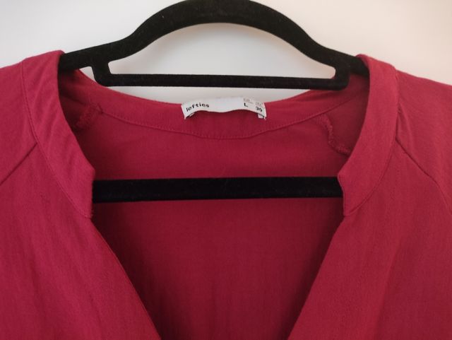 Blusa roja manga media